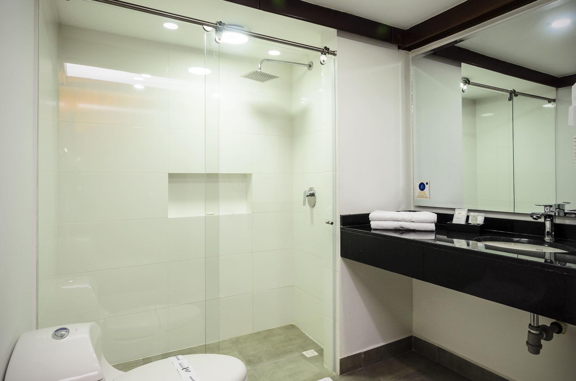 Hotel Travelers Y Condominioplenitud 3*
