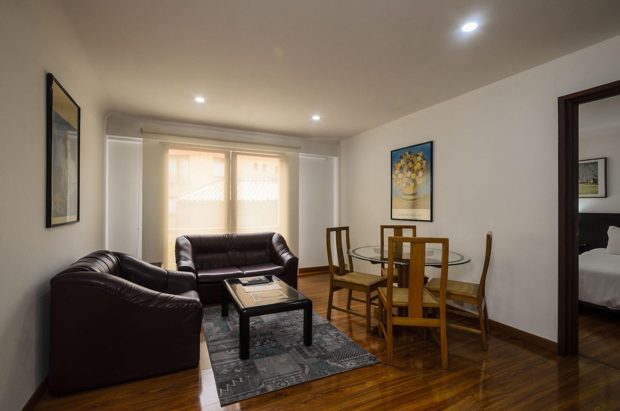 Travelers Y Condominioplenitud Hotel