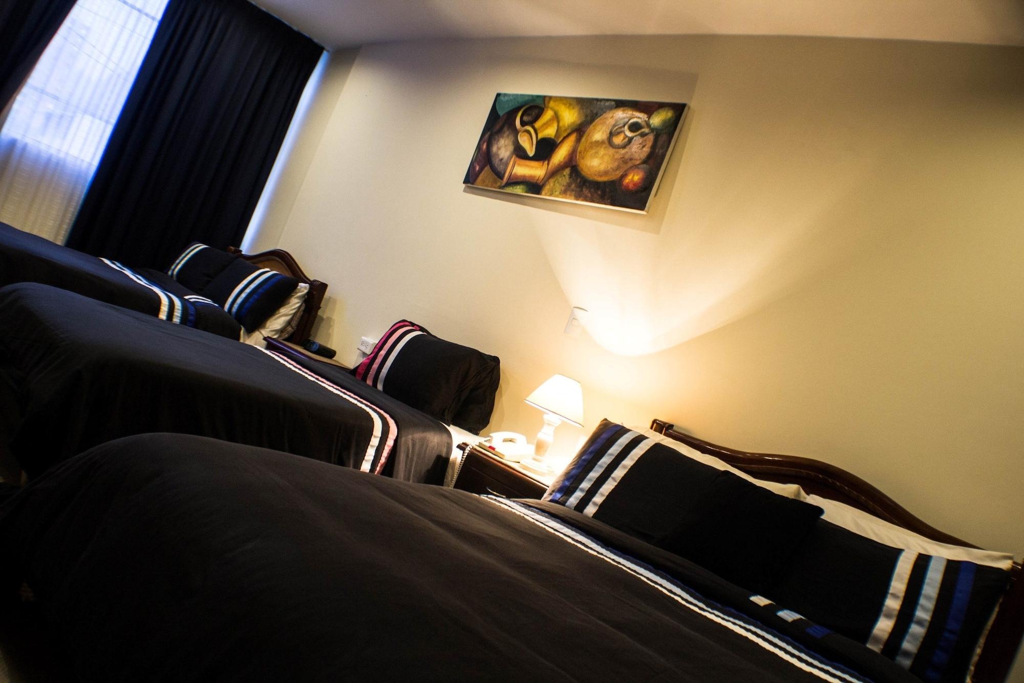 Hotel Charlies Place