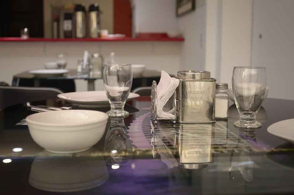 Zafiro Boutique Hotel 3*