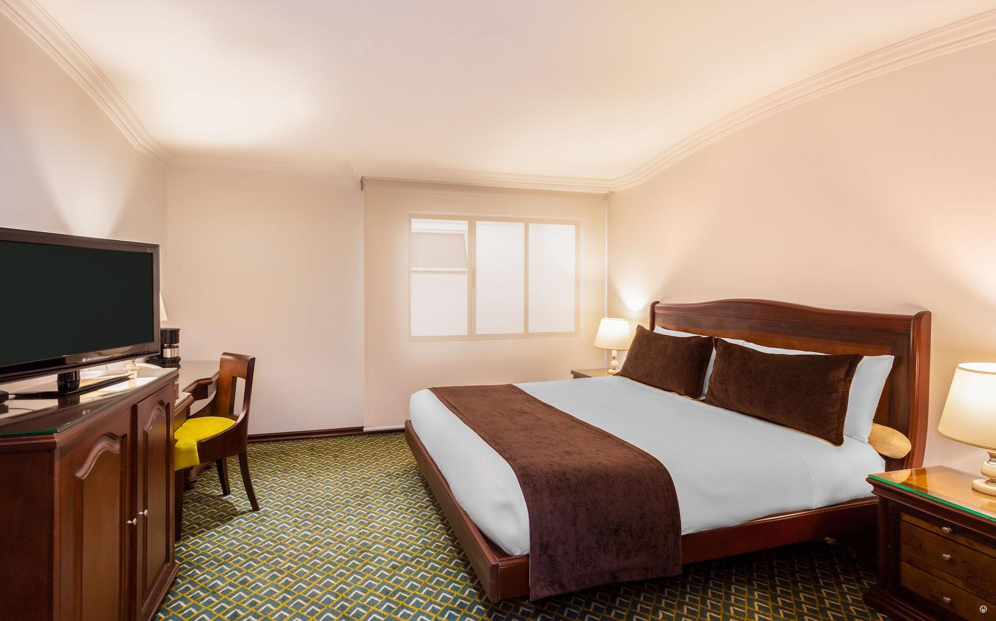 Embassy Park Hotel