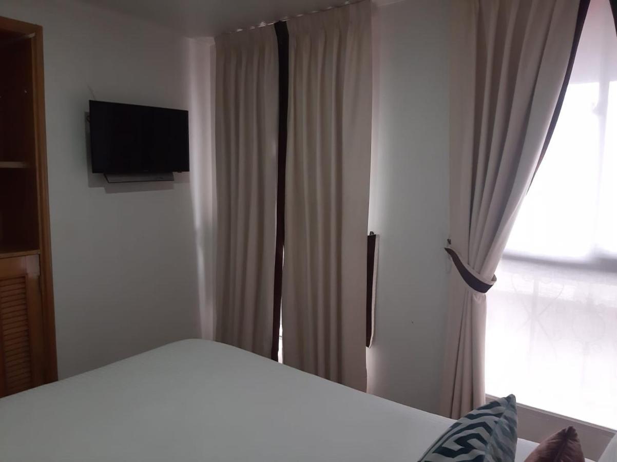 Le Select Hotel 4*