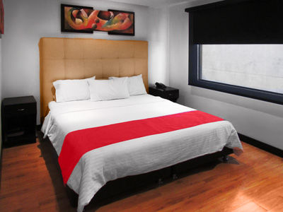 American Deluxe Hotel