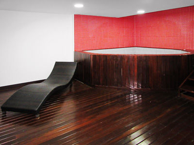American Deluxe Hotel