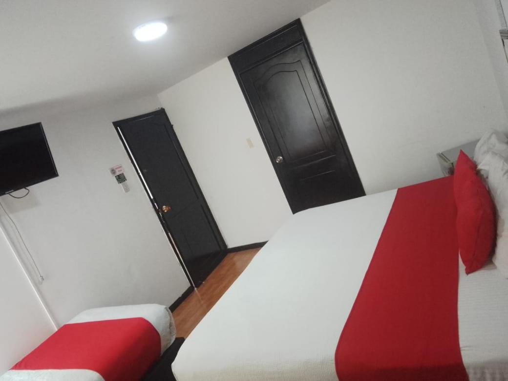 Hotel La Estancia 3*