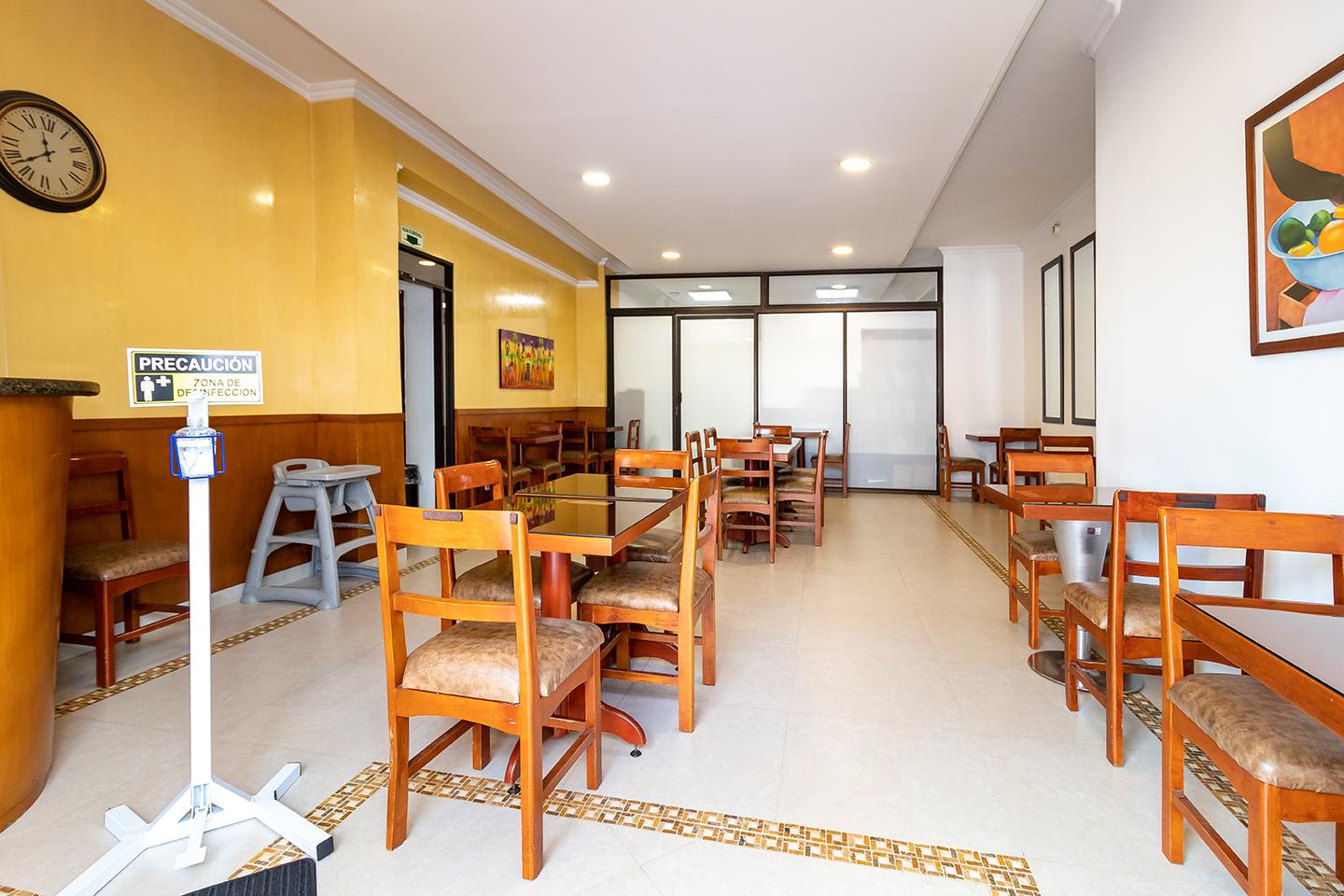 El Campin Hotel 3*