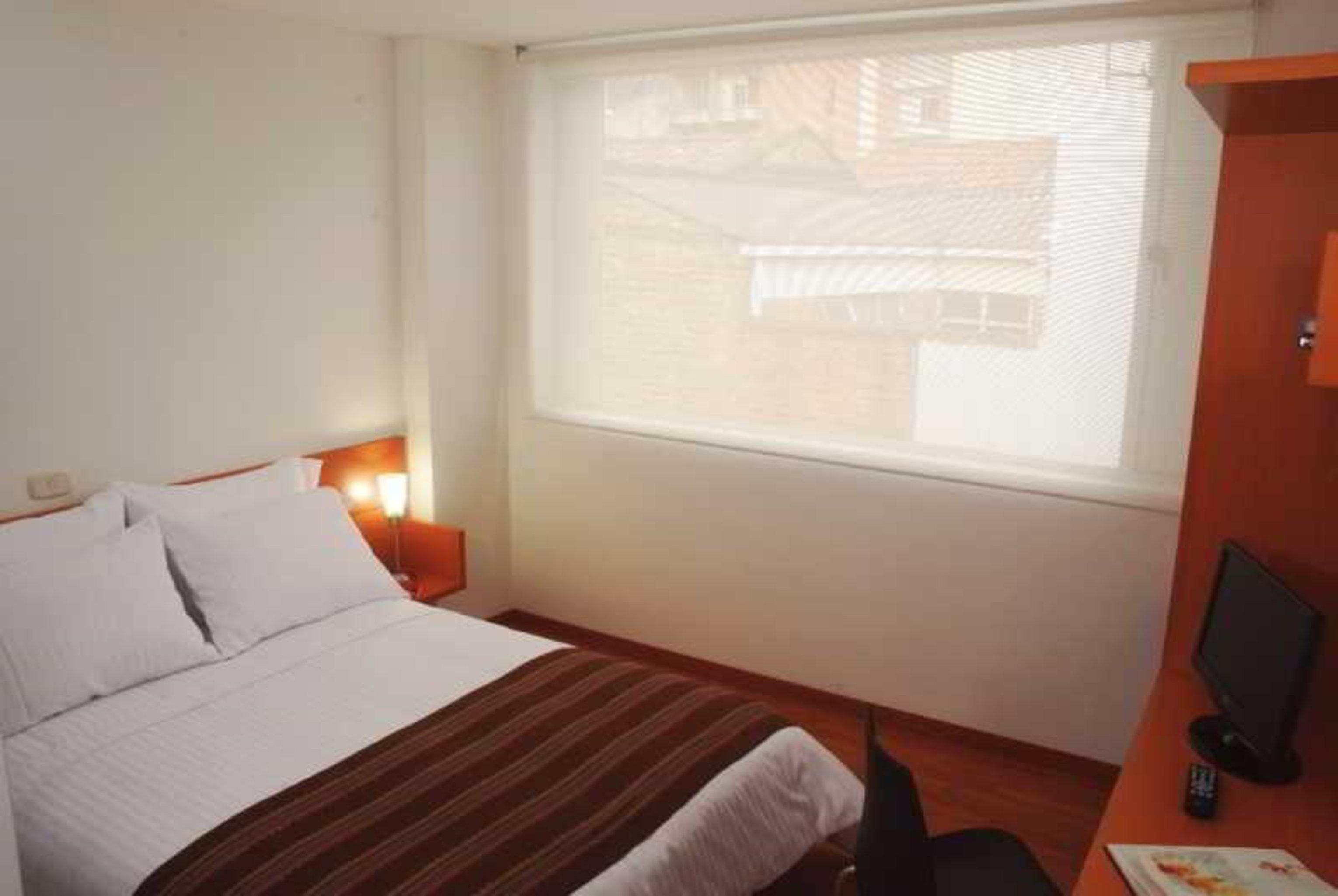 Ayenda Abitare 56 Hotel 3*