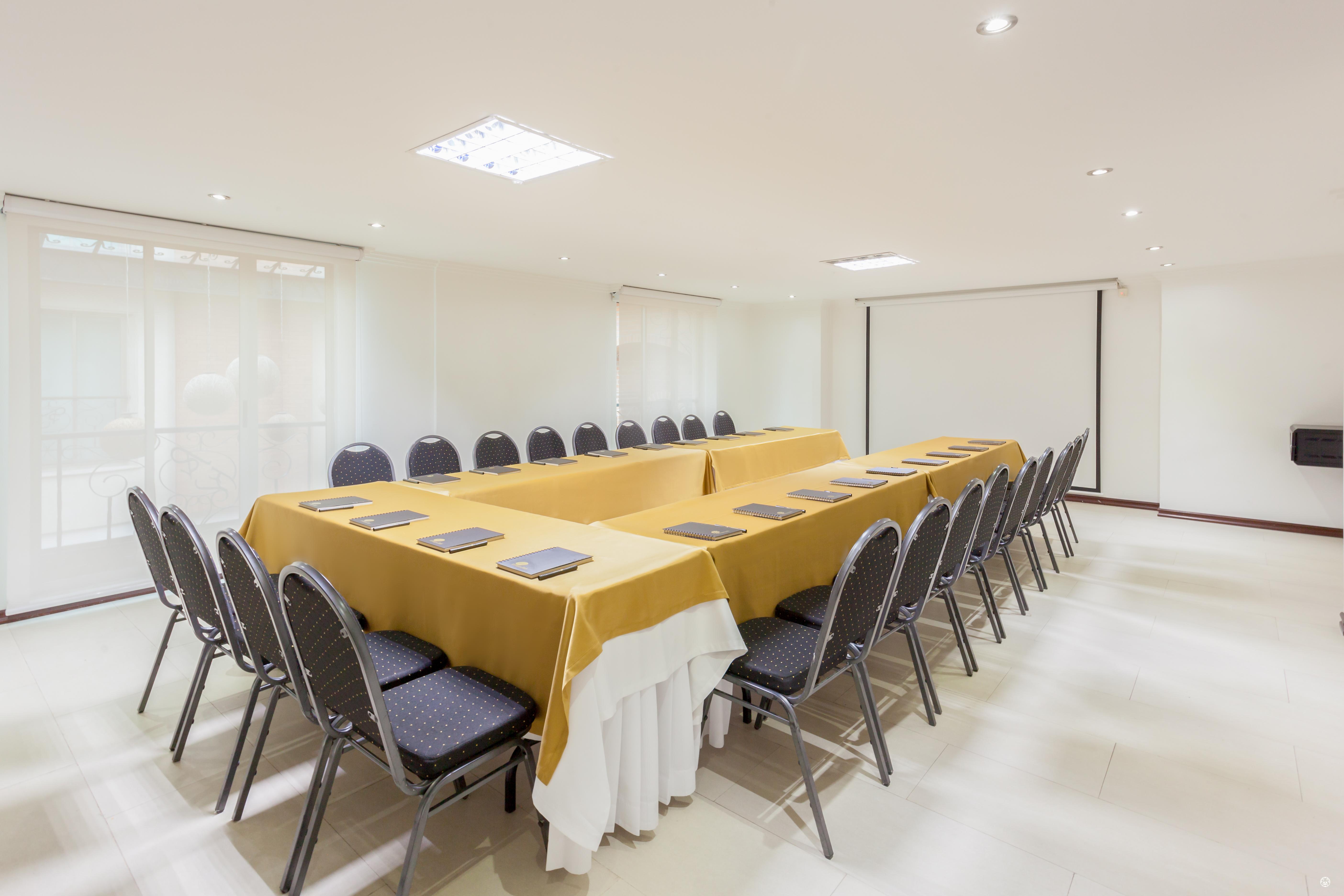 Hotel Embassy Park 4*