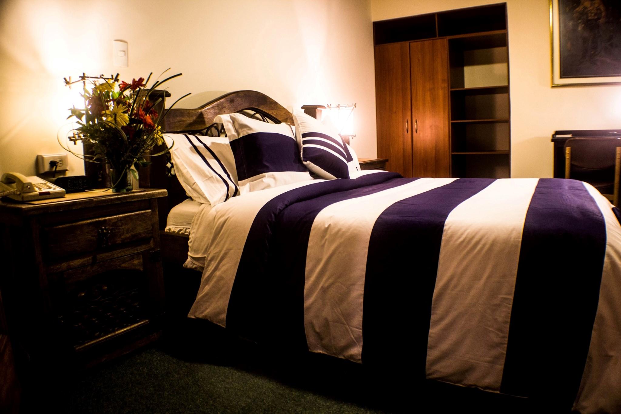 Charlies Place 3*