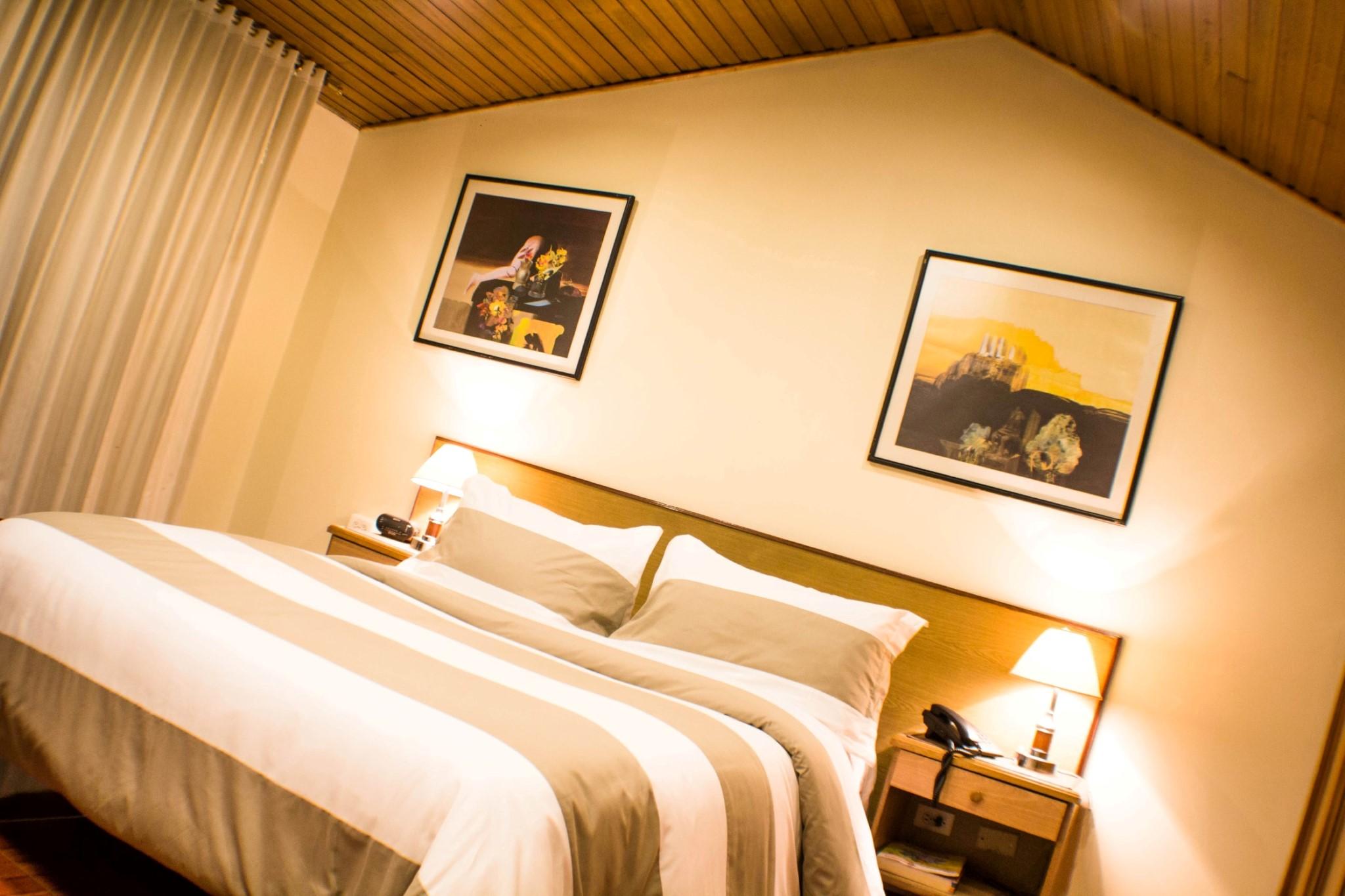 Hotel Charlies Place 3*