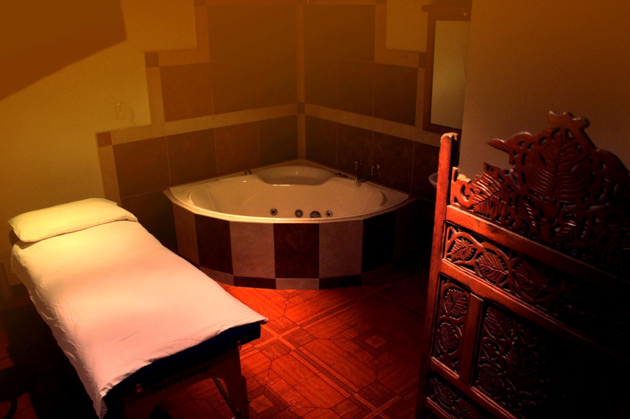 Hotel Charlies Place 3*