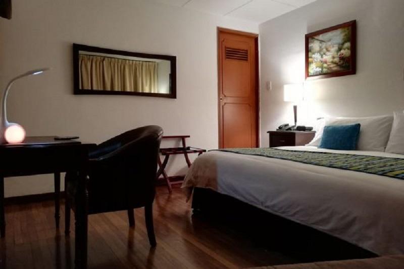 Parkway Hotel 3*