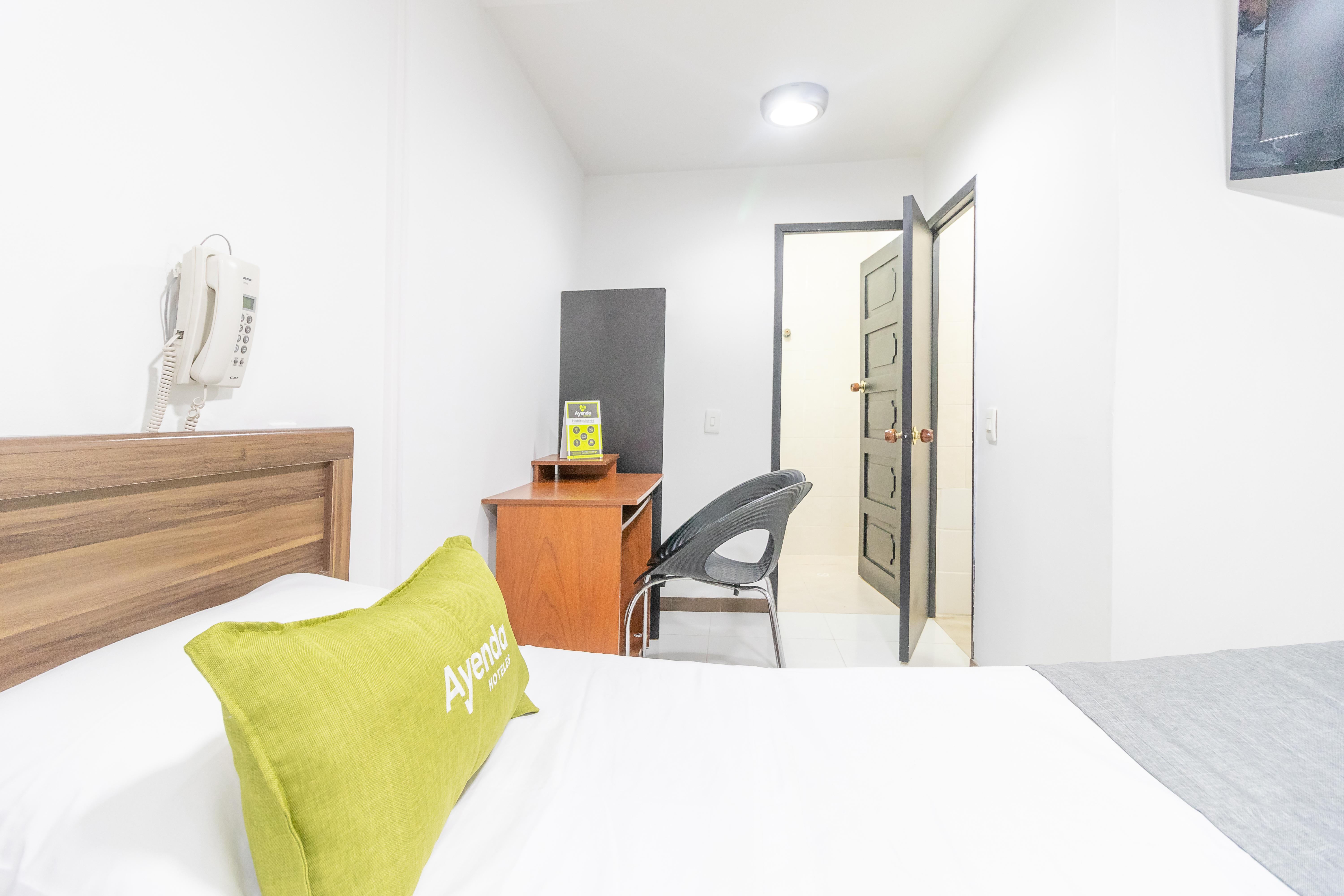 Ayenda 1086 Torre 52 Hotel