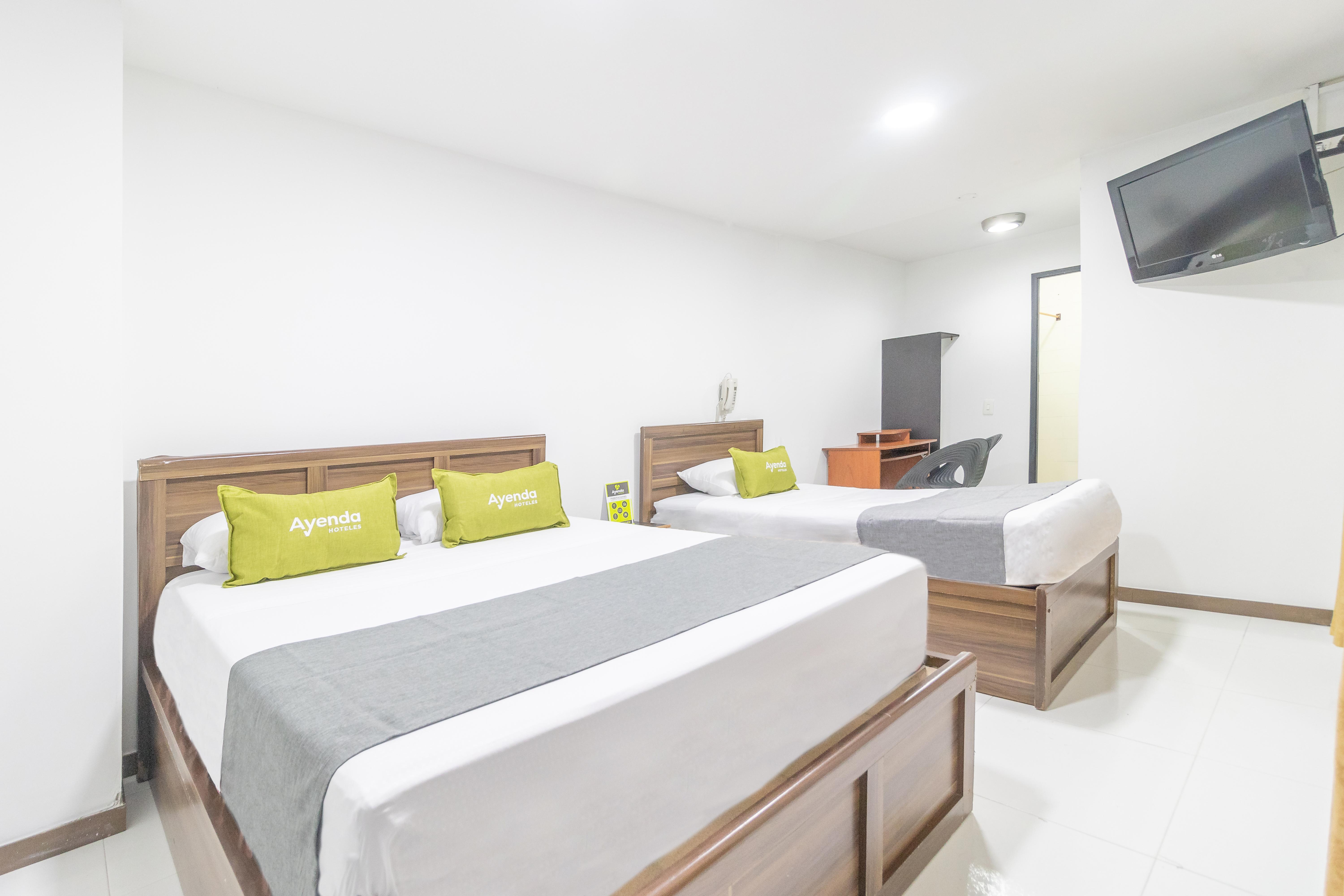 Ayenda 1086 Torre 52 Hotel
