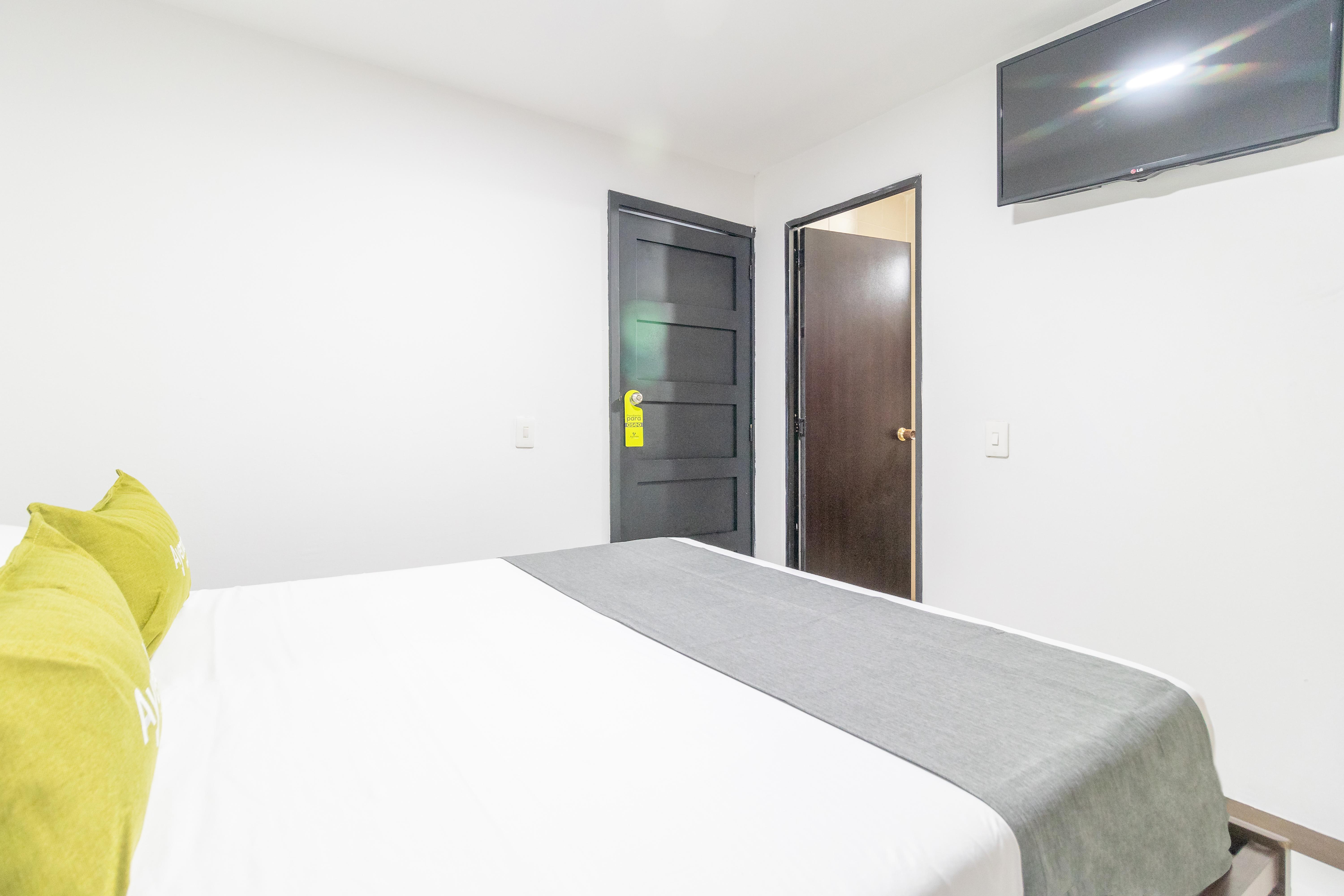 Ayenda 1086 Torre 52