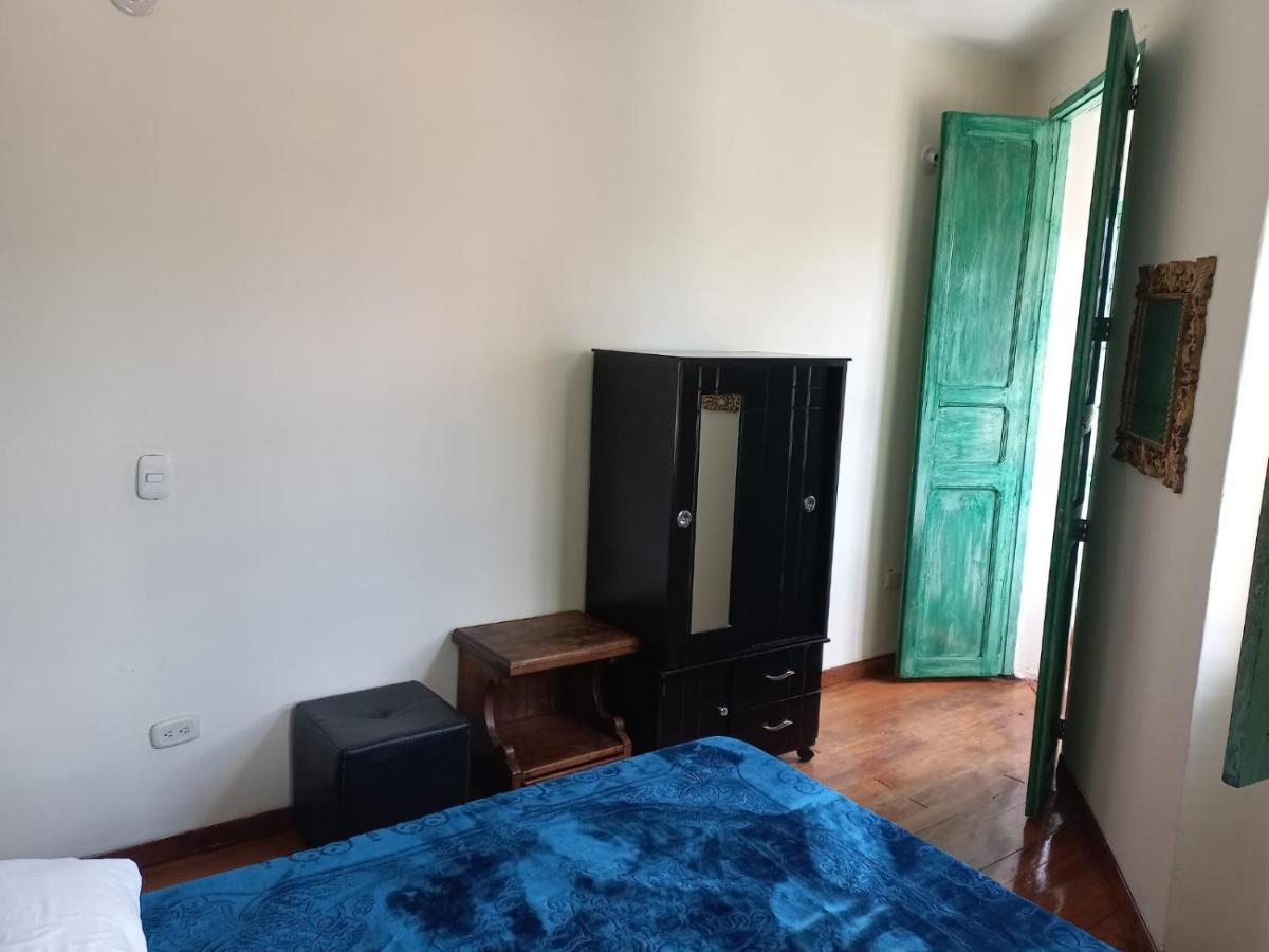 Hostal Mochileros Viajeros *