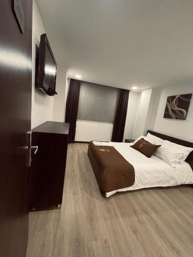 Tesla Hotel *