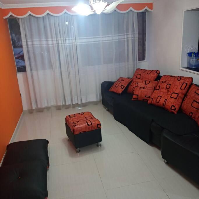 Apartamento Rodeado Por Zona Apartamento *