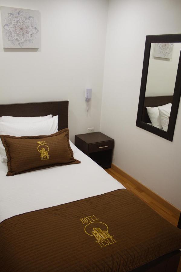 Tesla Hotel *
