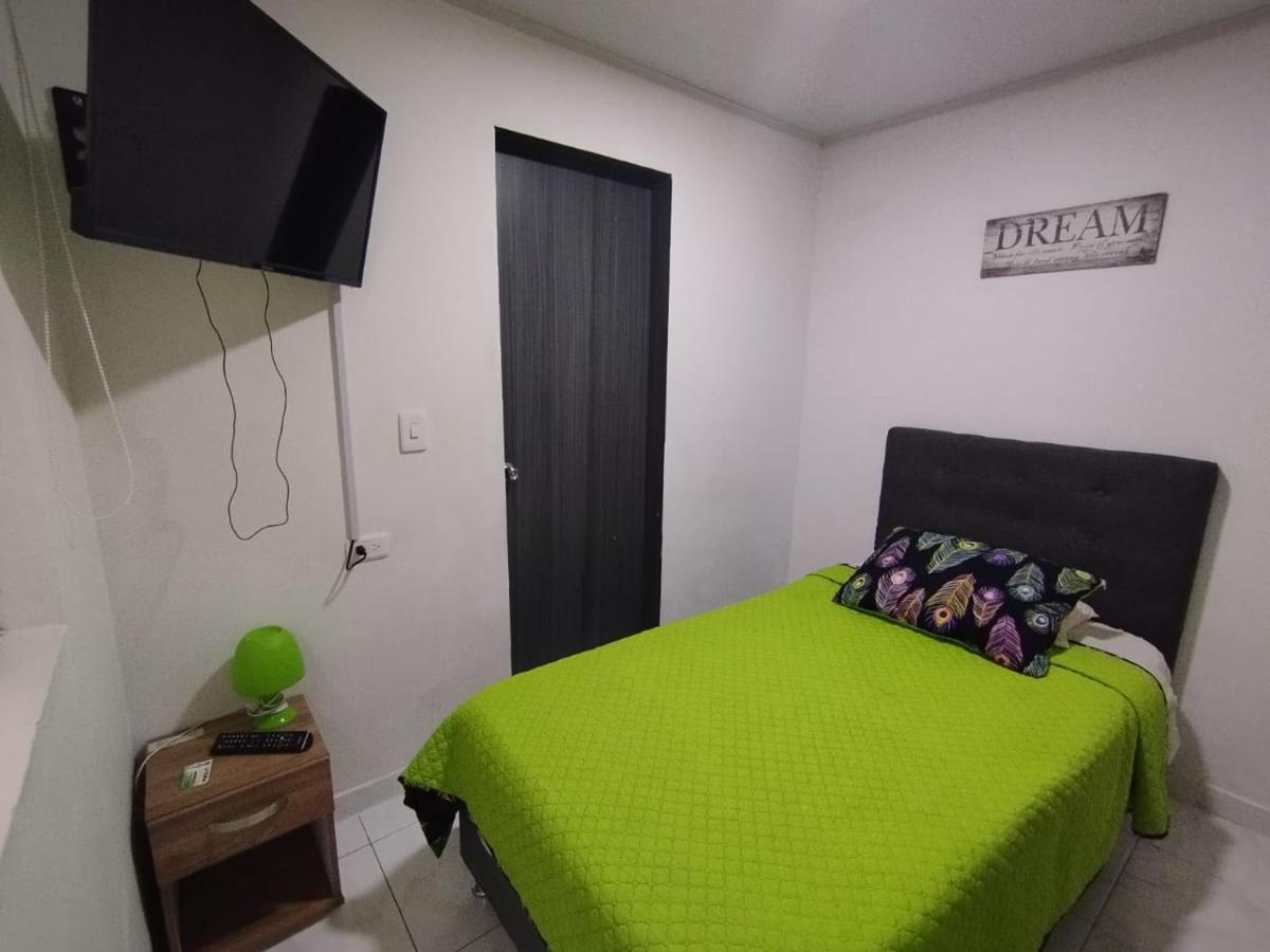 Aloha Hostal *