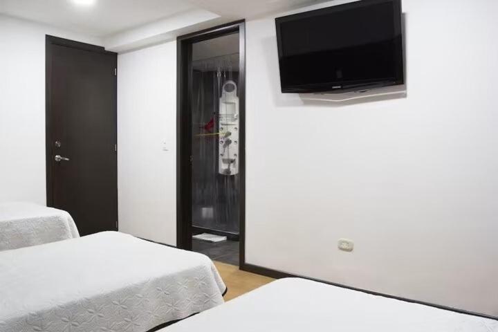 Hotel Airport Travel *