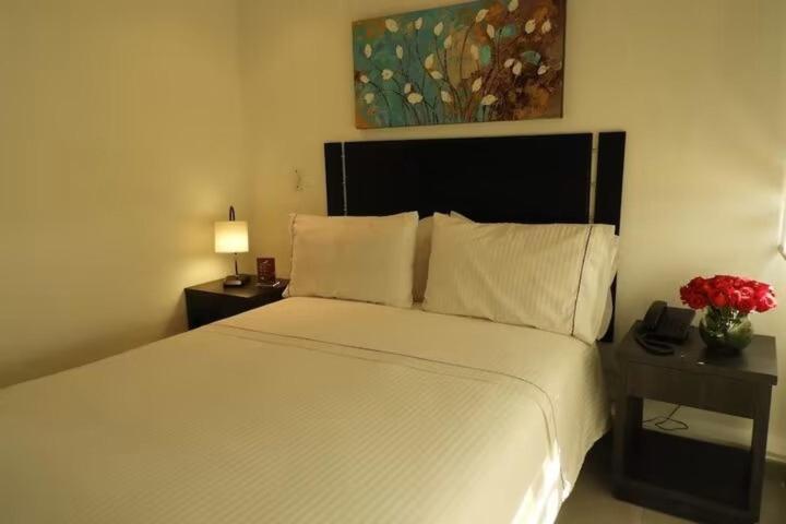 Airport Travel Hotel *