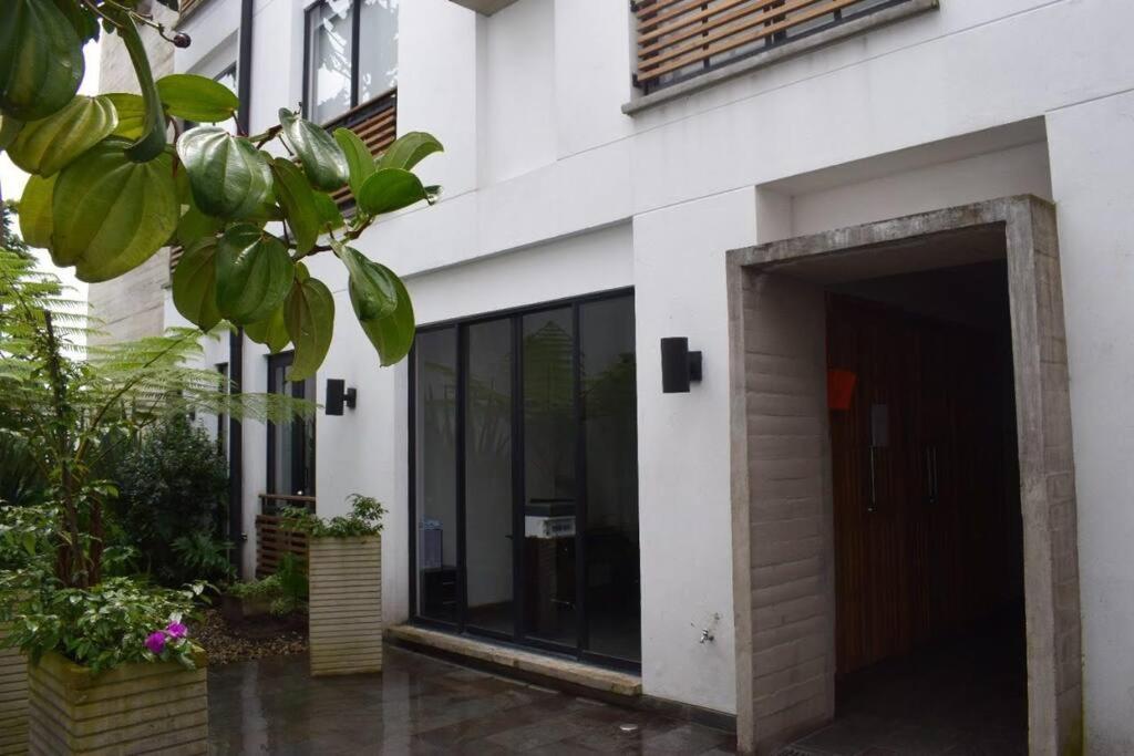 Apartamento Hermoso Apartaestudio Con Terraza, Cocina Y Baño *