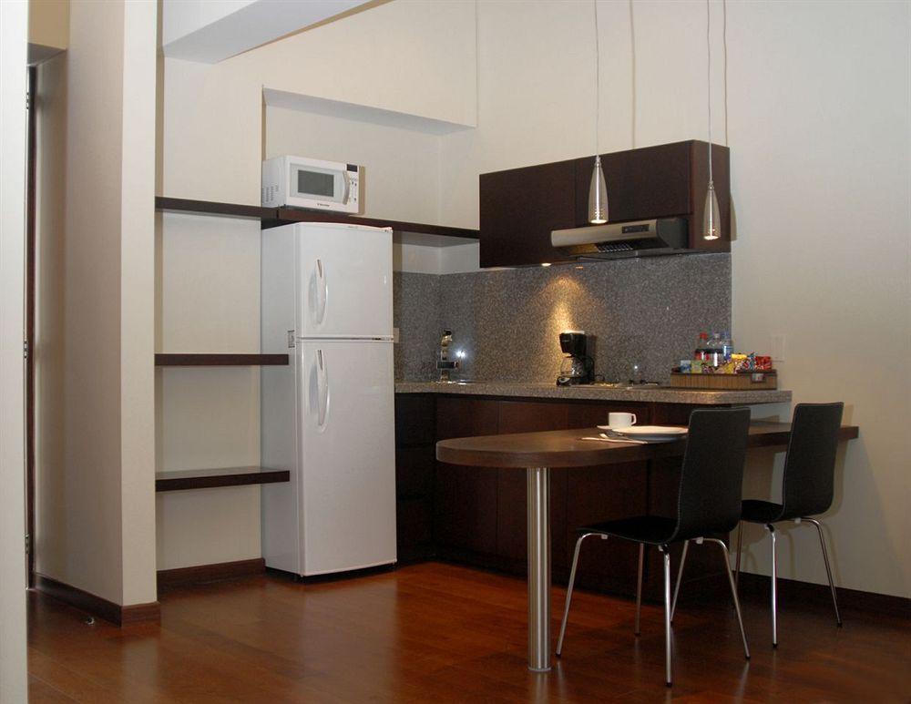 Hotel Nico Apartasuites 4*
