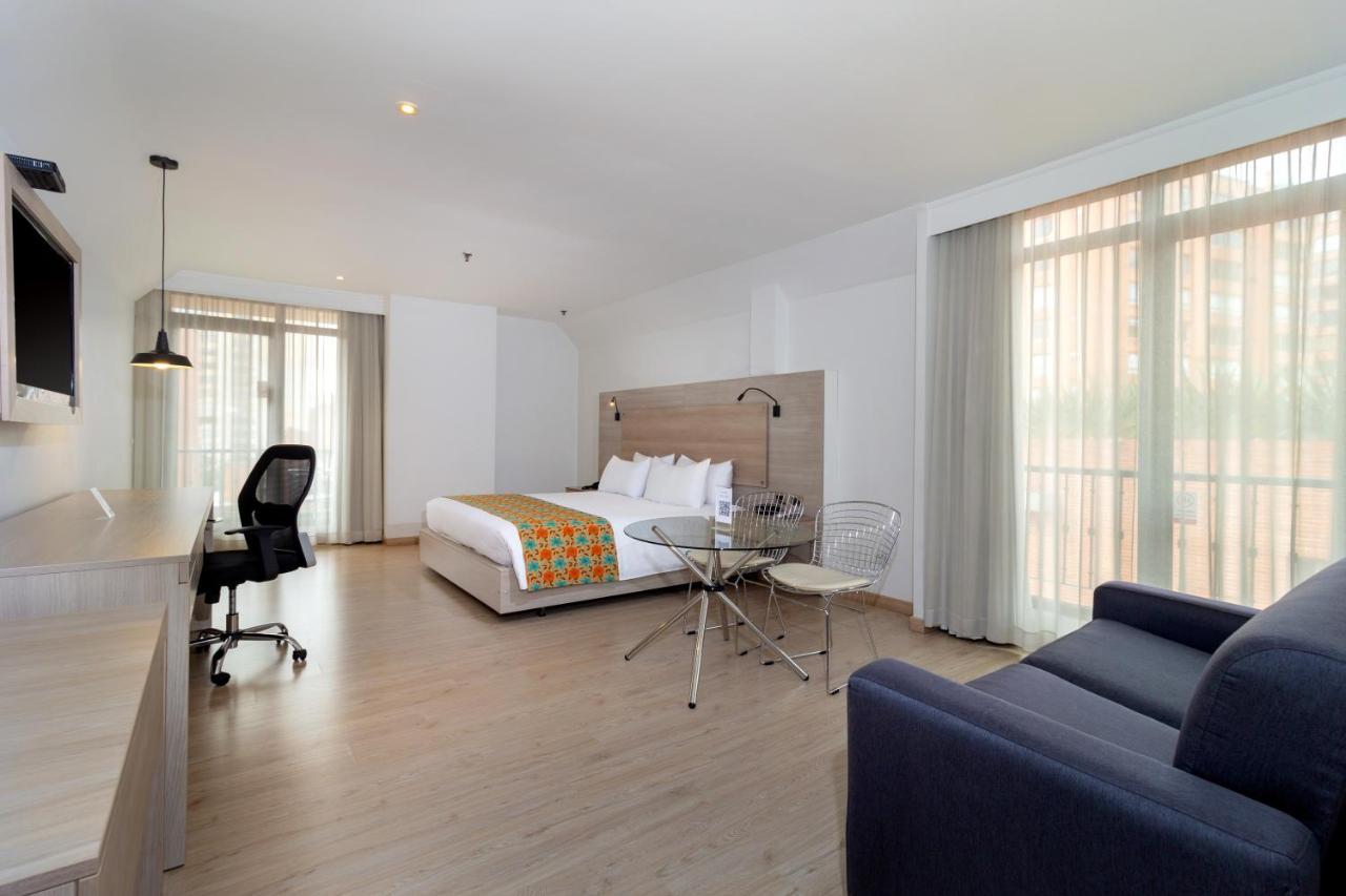 Hotel Rosales Plaza 4*