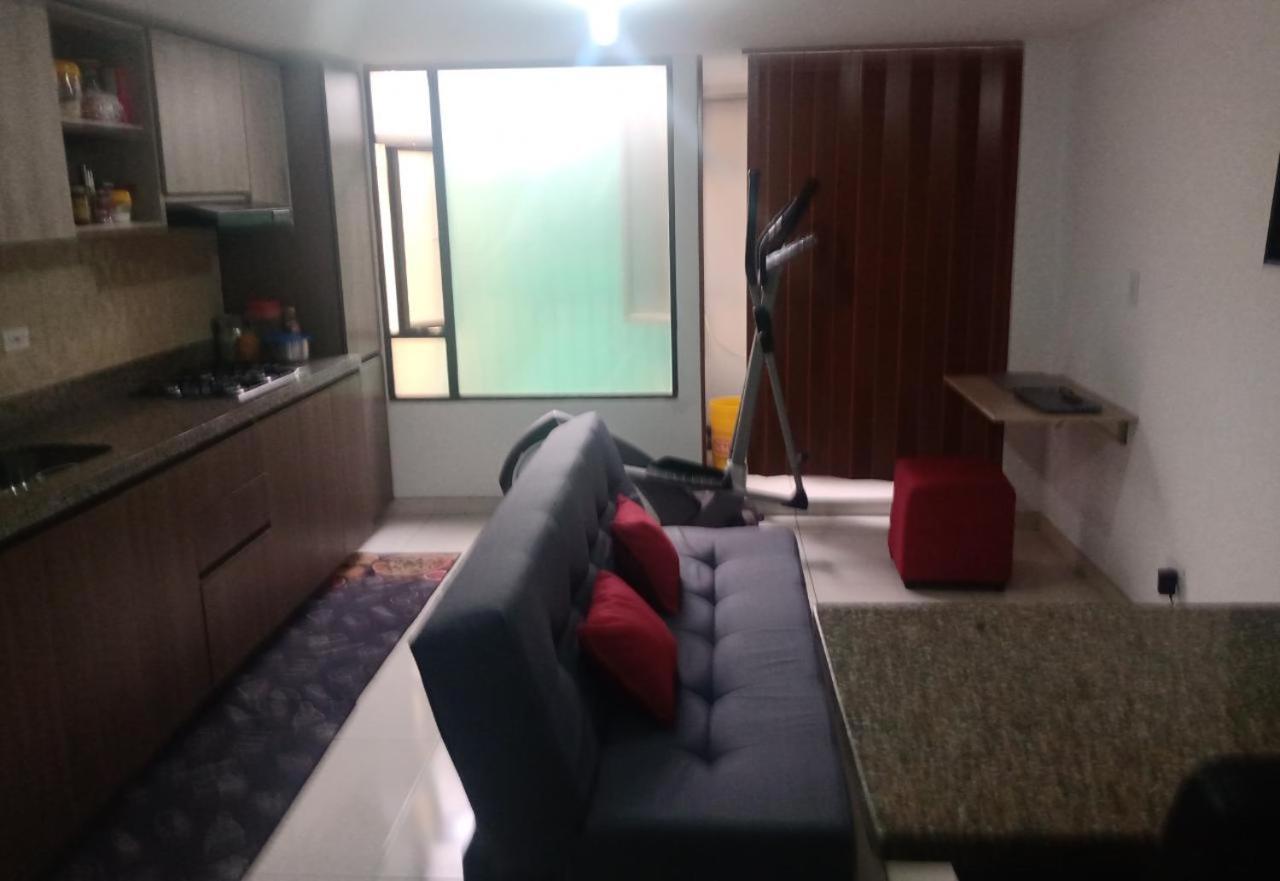 Linda Habitación Amplia Iluminada Calle 80 Habitación en casa particular Bogotá