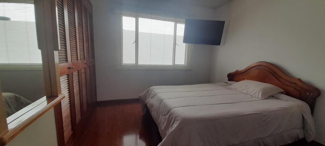 Habitación en casa particular Excelente Ubicacion Cerca A Movistar Y Simon Bolivar *