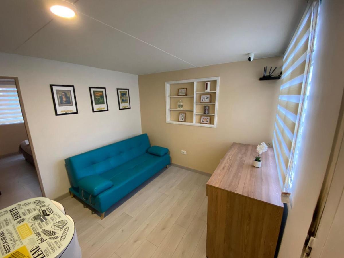 Nr Airport & Embassy / Rooms-apartments
