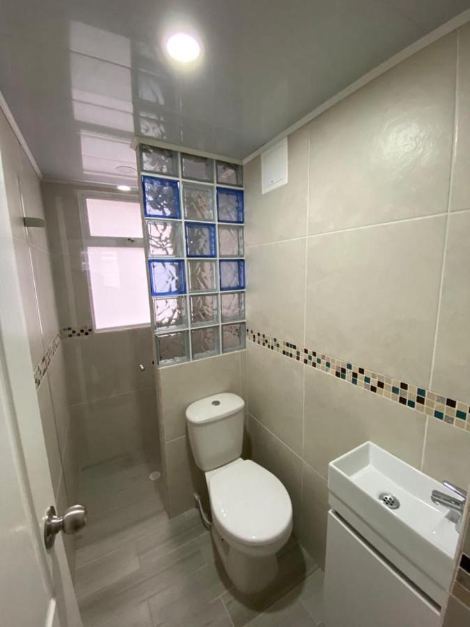 Habitación en casa particular Nr Airport & Embassy / Rooms-apartments