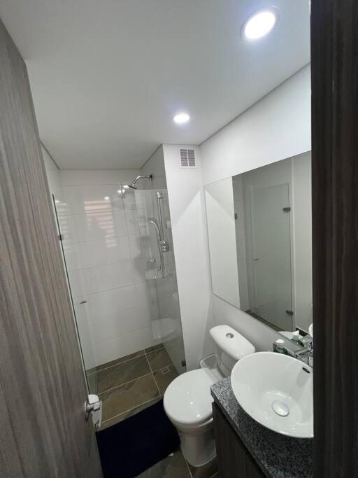 Edificio Con Ascensor. 603 Apartamento *