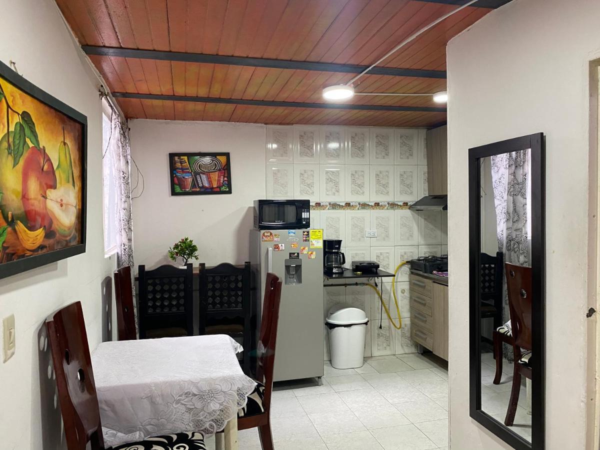 Cerca Aeropuerto Apartamento *