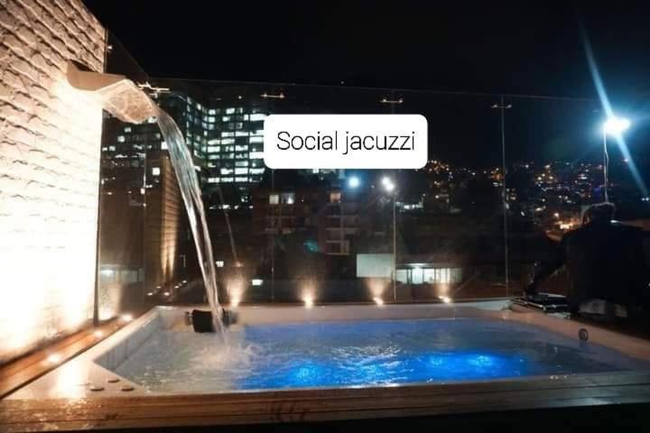 Hipinto Social Experience 504