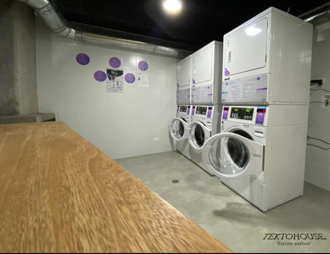 Tektohouse *