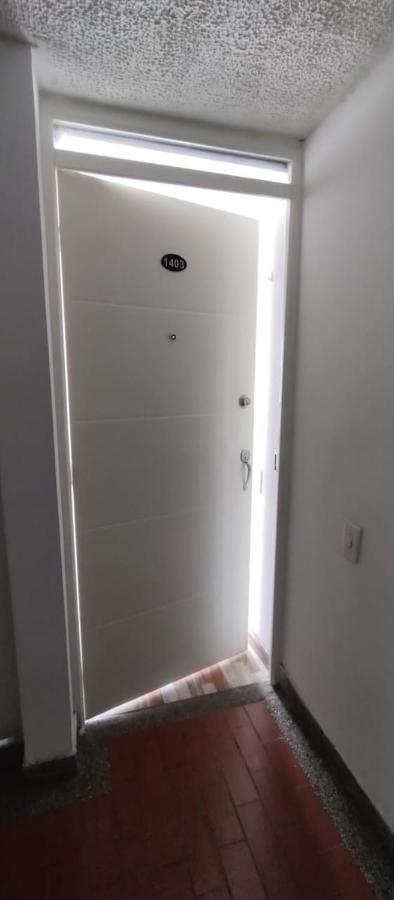 Hermoso En Conjunto Cerrado Cerca Al Aeropuerto Bogotá