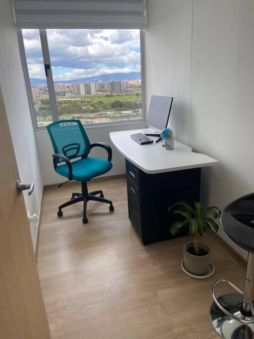Perfecto Trabajo Remoto - Nuevo , Wifi, Lava-seca, Parking, Cerca Aeropuerto Y Embajada, Hermosa Vista *