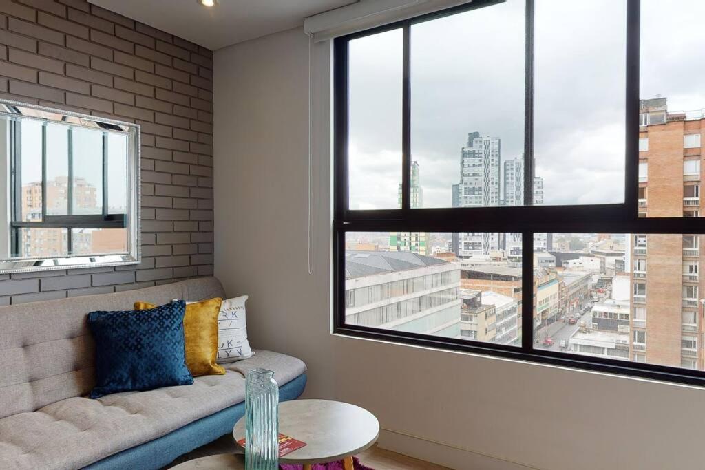 915 Academia Bogotá