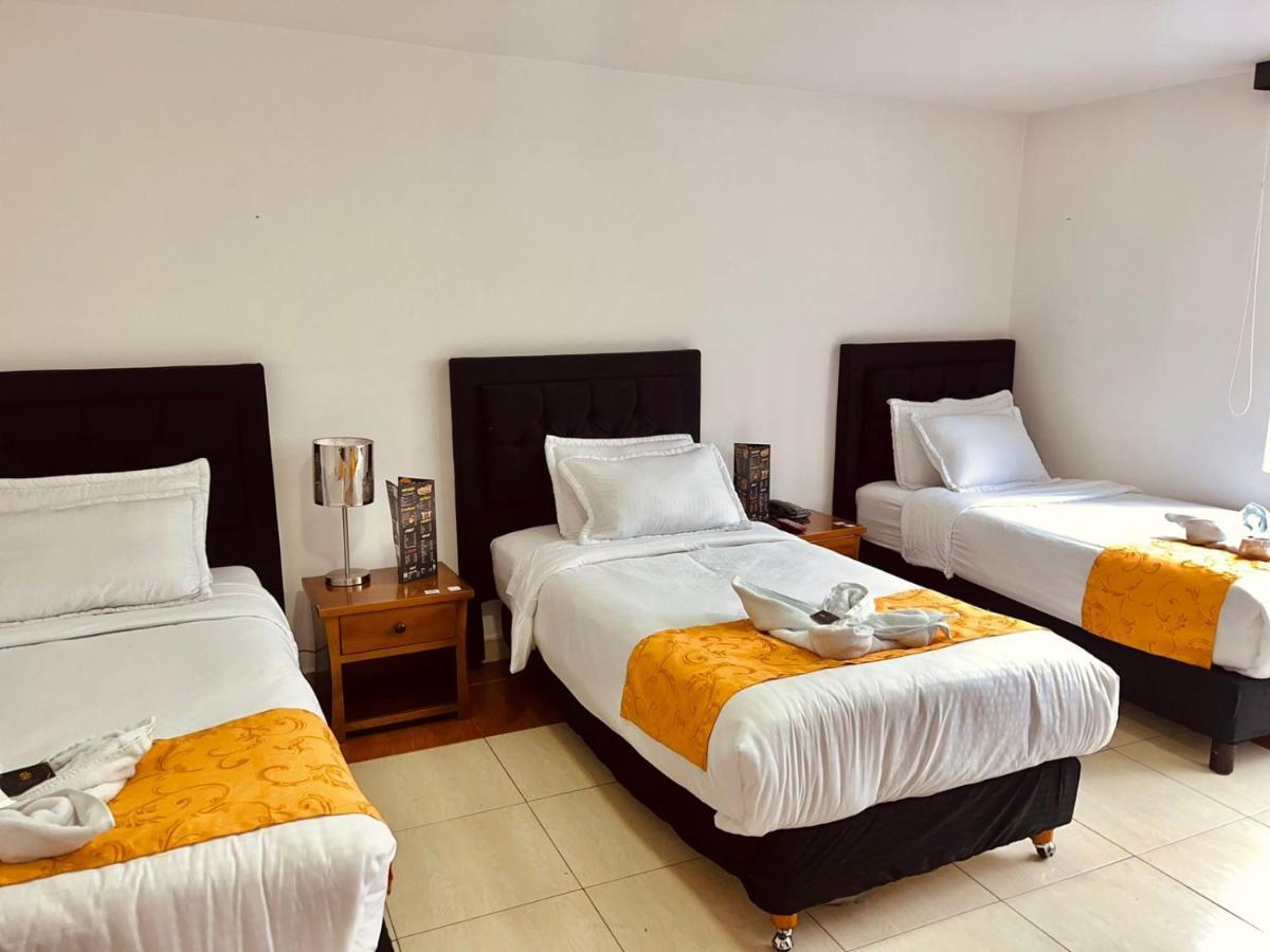 Hotel House *