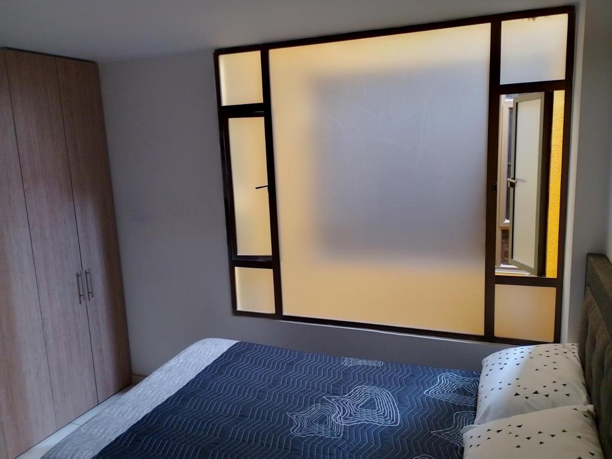 Linda Habitación Amplia Iluminada Calle 80 Bogotá