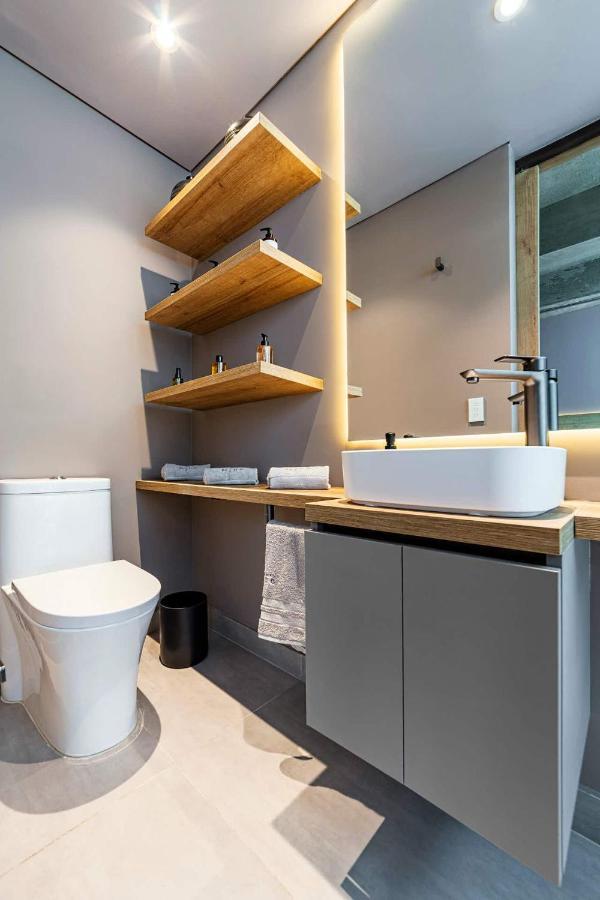 Icon 100 Luxury Apartasuites Apartahotel