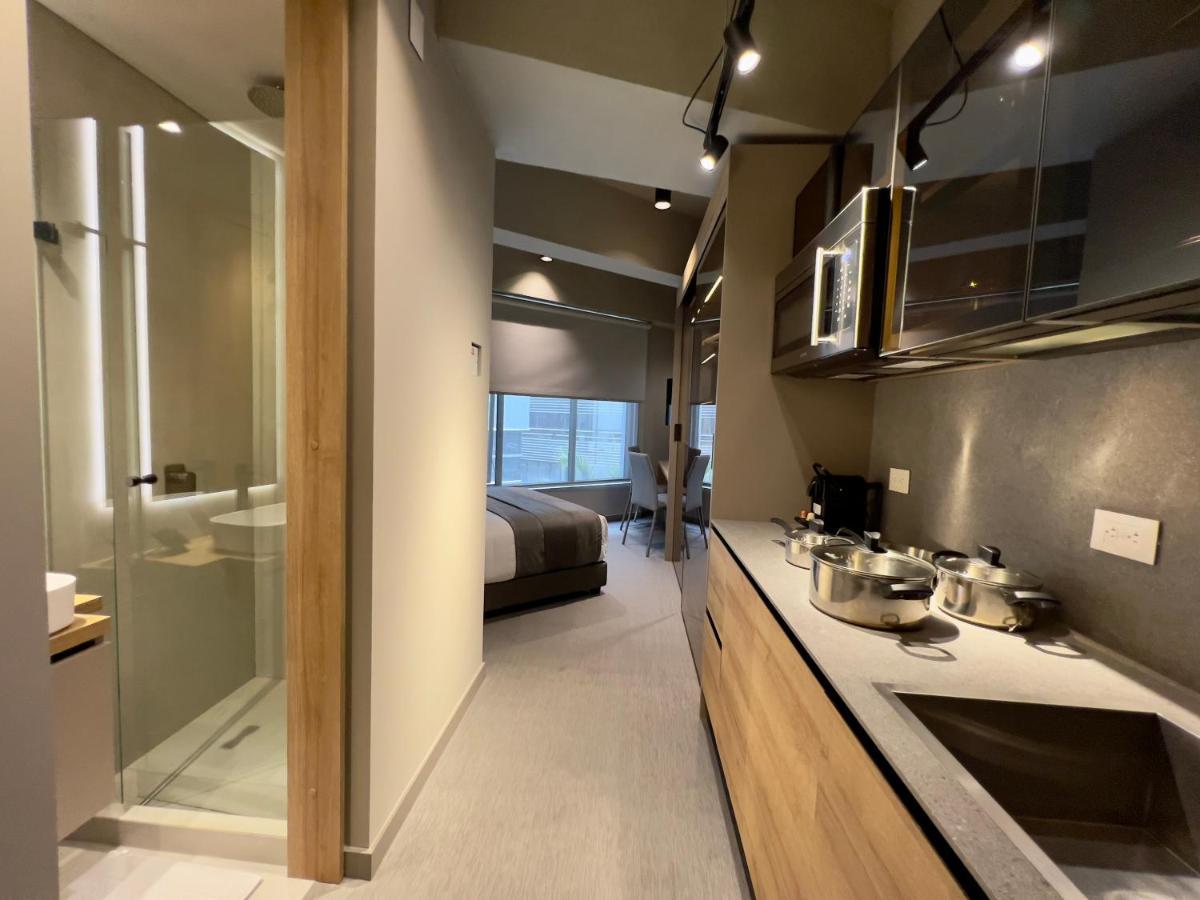 Icon 100 Luxury Apartasuites Apartahotel *