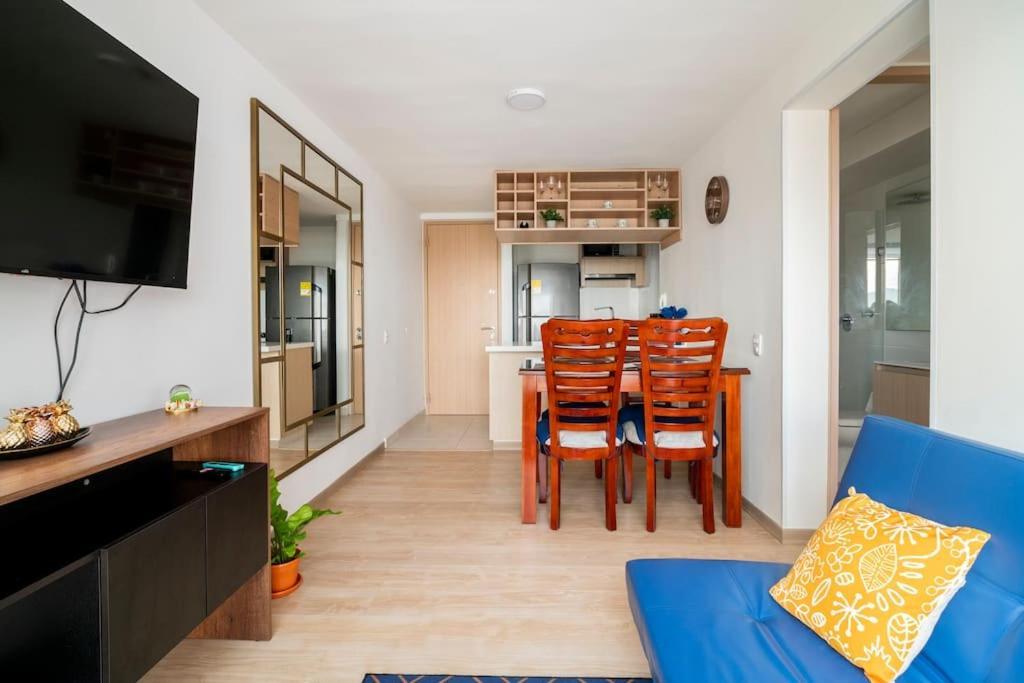 Perfecto Trabajo Remoto - Nuevo , Wifi, Lava-seca, Parking, Cerca Aeropuerto Y Embajada, Hermosa Vista Bogotá