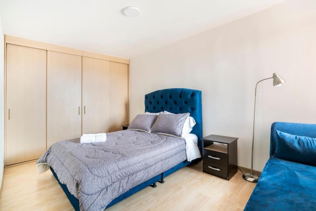 Apartamento Perfecto Trabajo Remoto - Nuevo , Wifi, Lava-seca, Parking, Cerca Aeropuerto Y Embajada, Hermosa Vista Bogotá