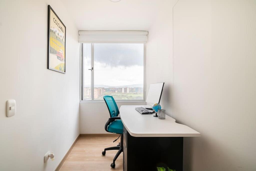 Perfecto Trabajo Remoto - Nuevo , Wifi, Lava-seca, Parking, Cerca Aeropuerto Y Embajada, Hermosa Vista Apartamento *