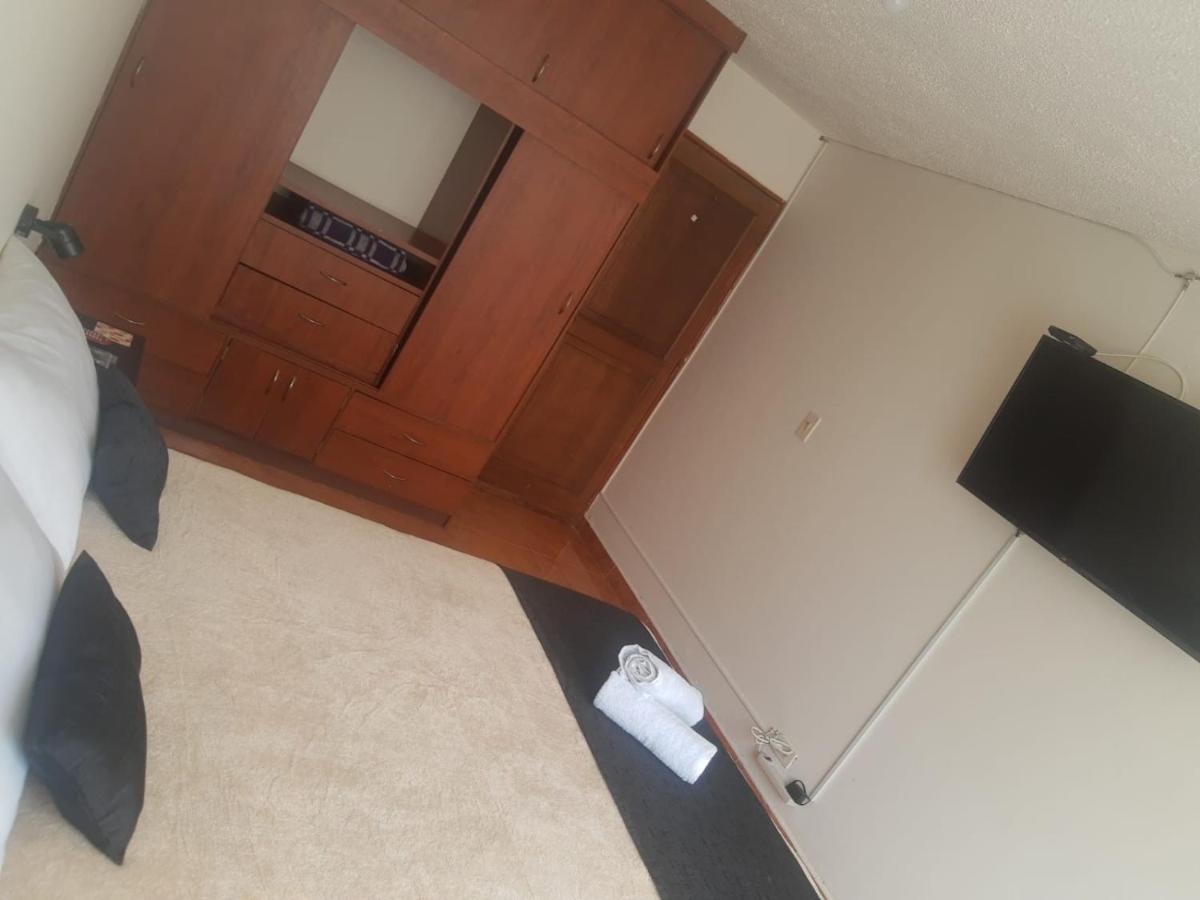 Cerca Al Aeropuerto Domina House Homestay