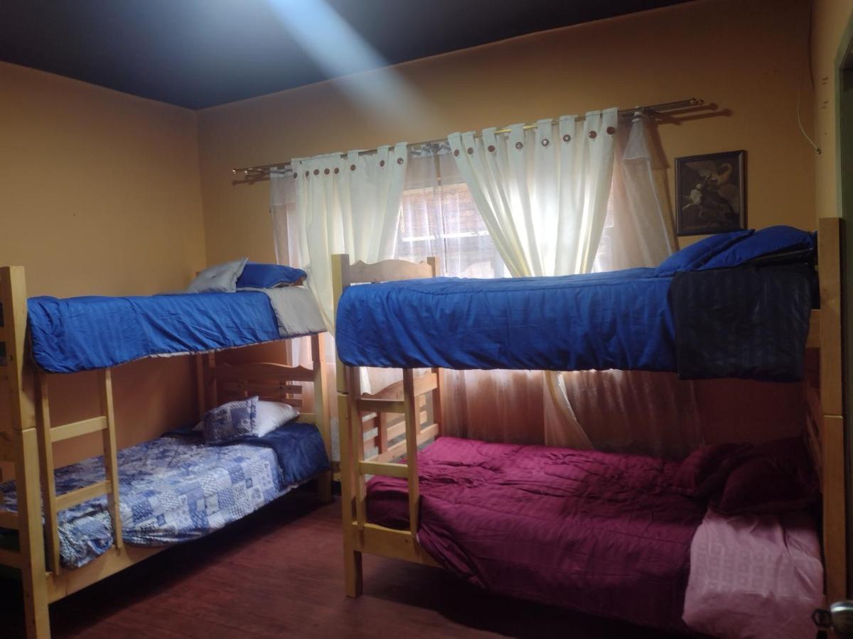 Hospedaje Casa Rojas *