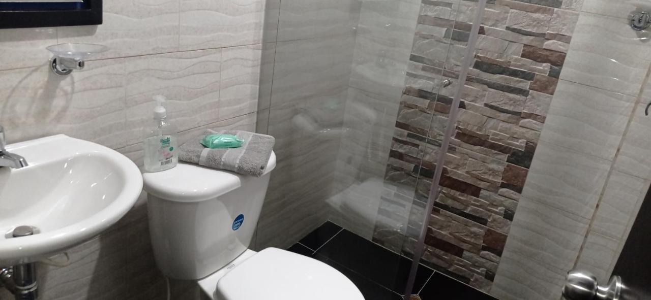 Familiar, Amplio, Cerca Al Aeropuerto El Dorado Apartamento Bogotá